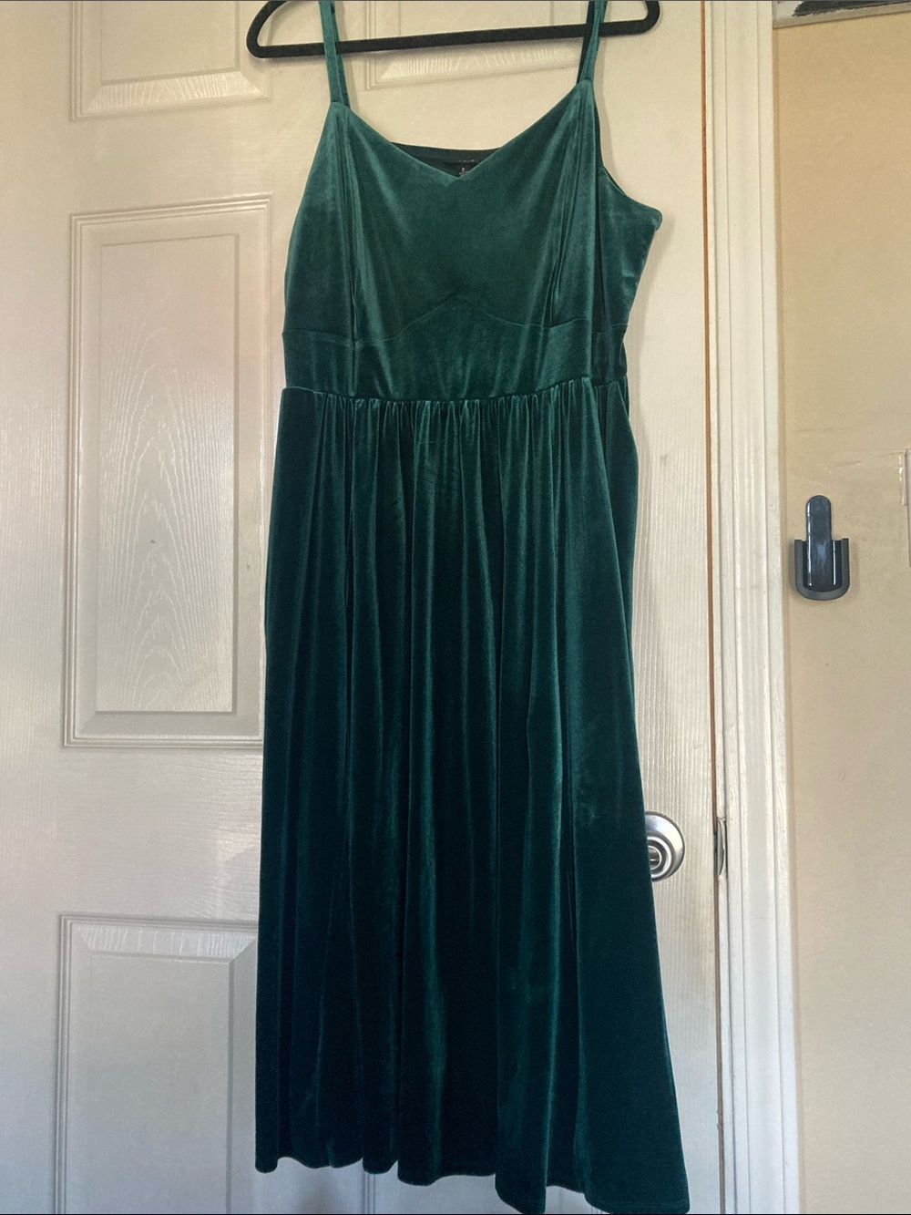 torrid Emerald Green Velvet Spaghetti-Strap Midi Dress